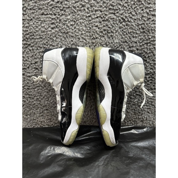Size 9‎ - Jordan 11 Retro High Concord